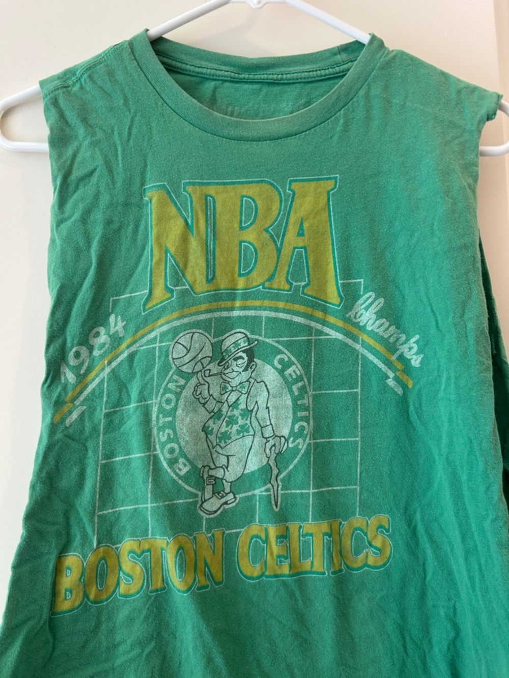 NBA Boston Celtics 1984 NBA Champs Muscle Tee raw wide side openings men size L